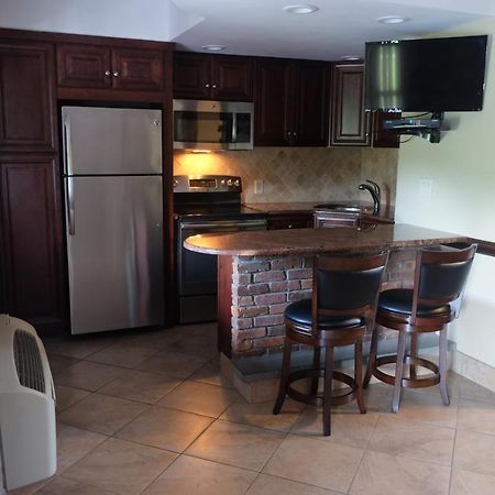 Chalet Inn & Suites Centerport Εξωτερικό φωτογραφία