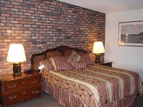 Chalet Inn & Suites Centerport Εξωτερικό φωτογραφία