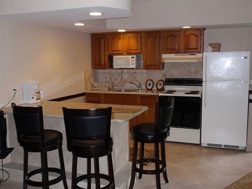 Chalet Inn & Suites Centerport Εξωτερικό φωτογραφία